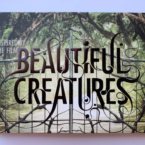 Beautiful Creatures Makeup Set - Picture 5 of 7